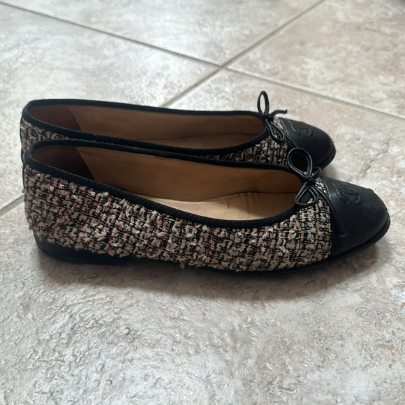 Chanel Flats size 37 - Picture 7 of 9